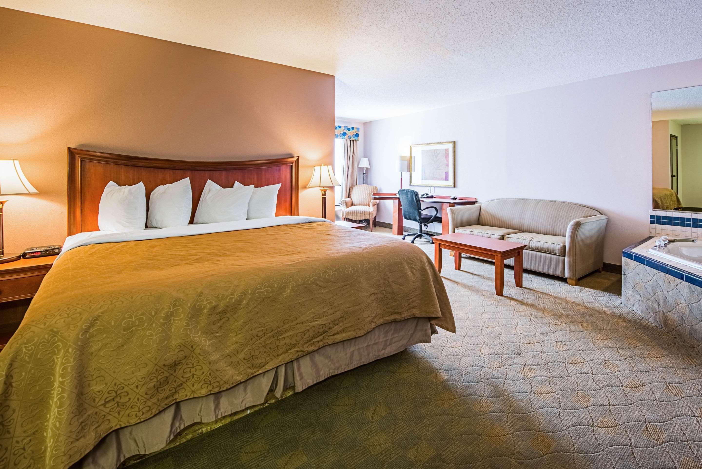 Rodeway Inn Huntington Экстерьер фото